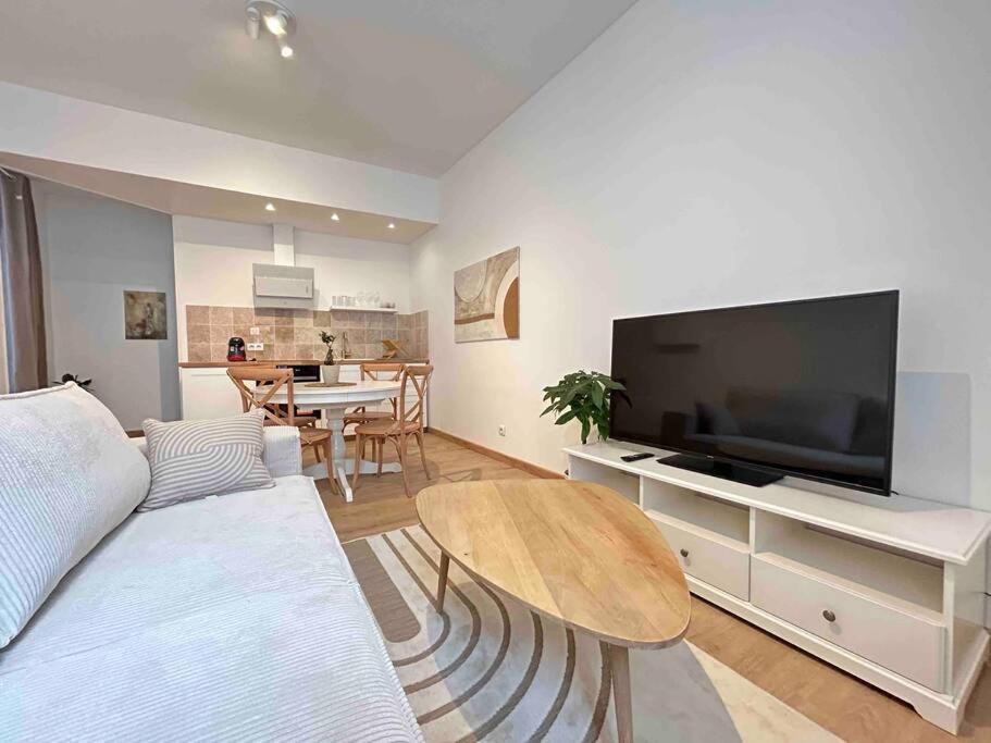 Le Meslier Apartment Еперне Екстериор снимка