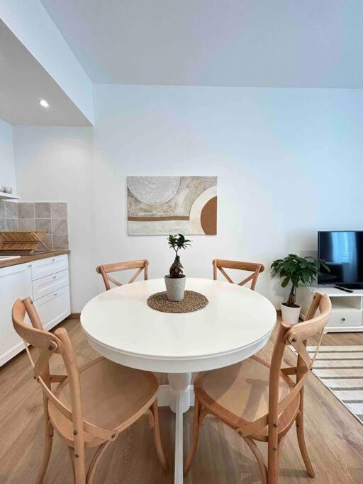 Le Meslier Apartment Еперне Екстериор снимка
